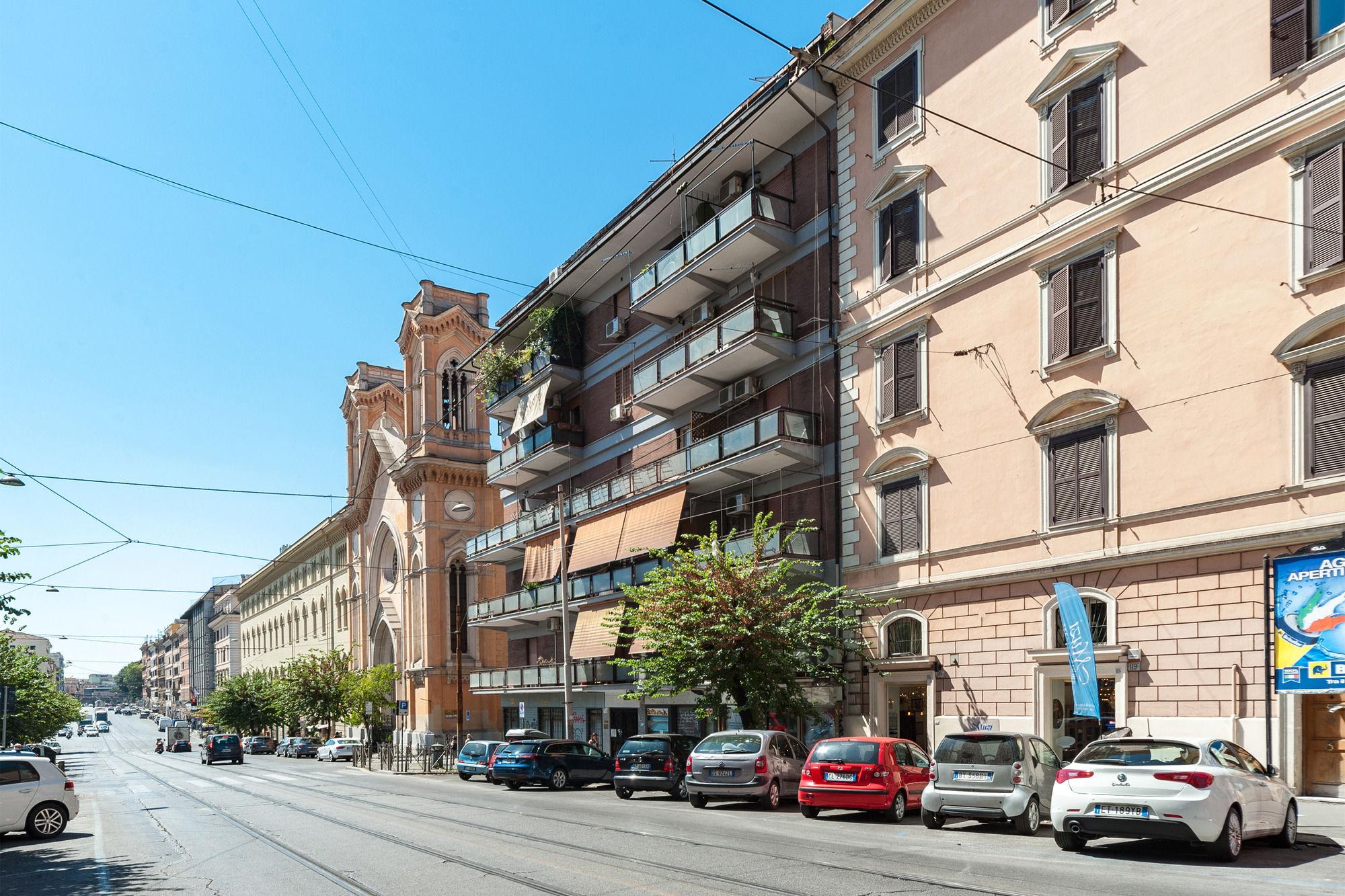 Hosting Flats Guesthouse Rome Exterior photo